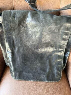 Men's Leather Messenger Bag with Flap - Classic Crossbody